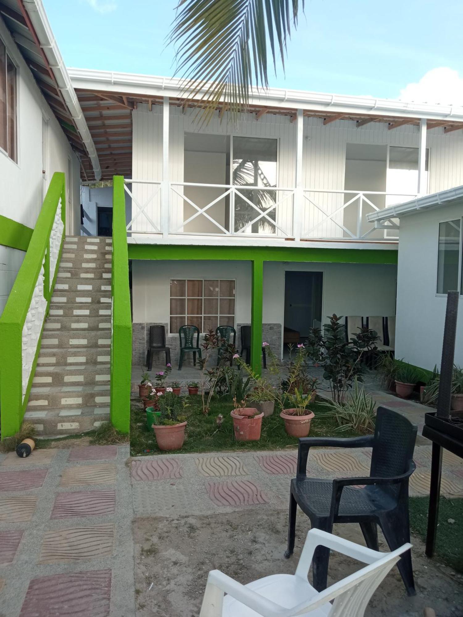 Posada Valerie Otel Archibolds Dış mekan fotoğraf