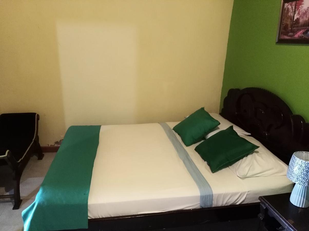 Posada Valerie Otel Archibolds Dış mekan fotoğraf