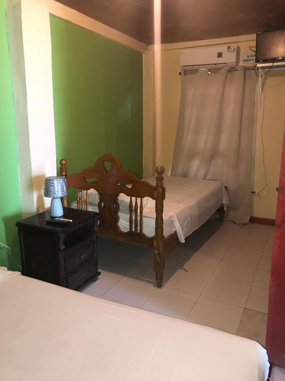 Posada Valerie Otel Archibolds Dış mekan fotoğraf