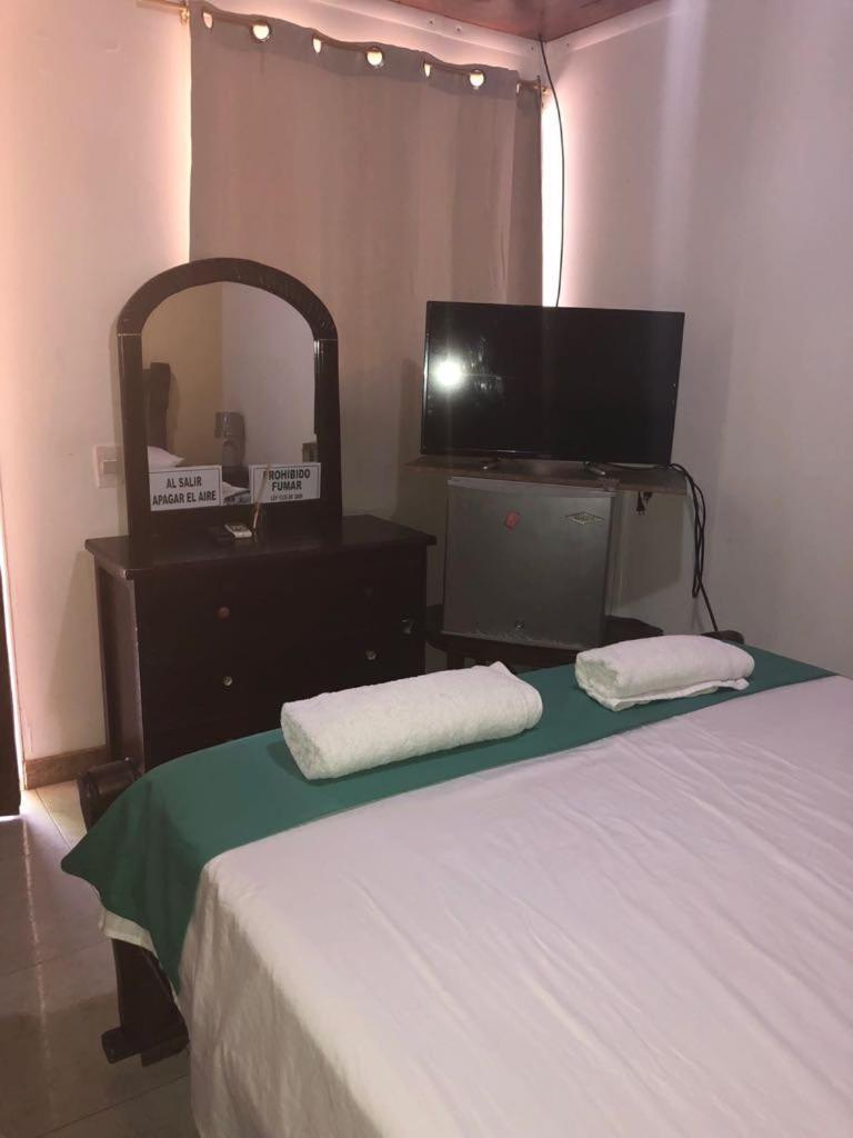 Posada Valerie Otel Archibolds Dış mekan fotoğraf