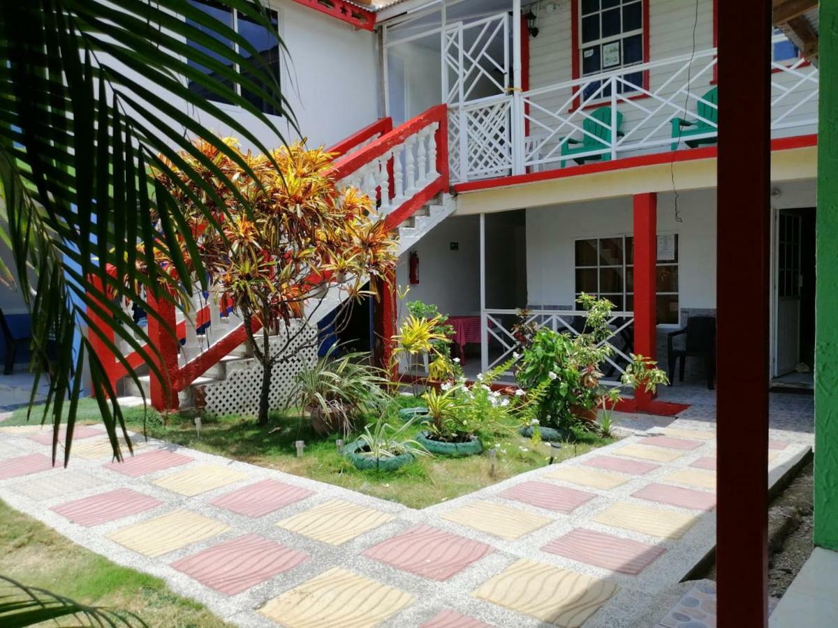 Posada Valerie Otel Archibolds Dış mekan fotoğraf
